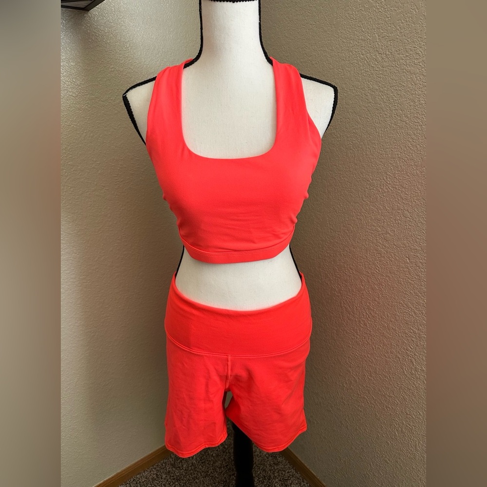 Fabletics Boost Medium Impact Sports Bra & High Waisted 6 inch Shorts XL